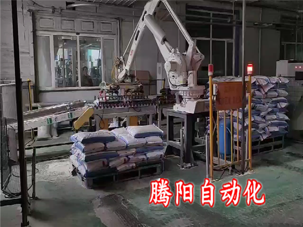 塑料顆粒碼垛機器人代替人工是一筆劃算賬